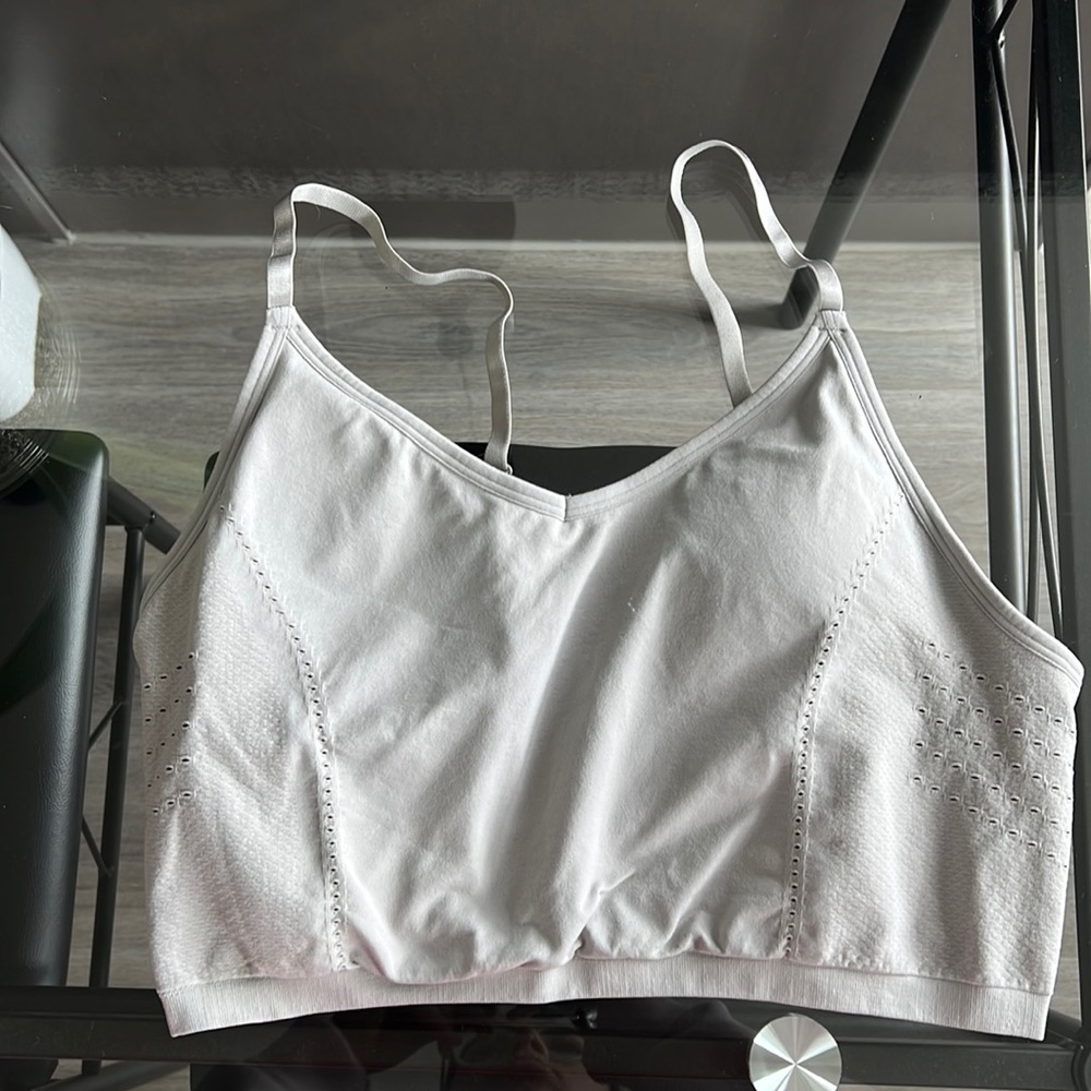 Fabletics Sync Seamless Midi Bra - size L